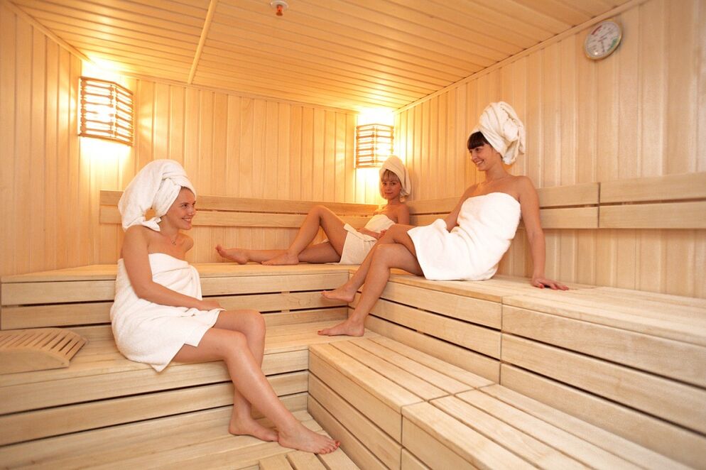 Le sauna est un lieu public où vous pouvez être infecté par l'onychomycose